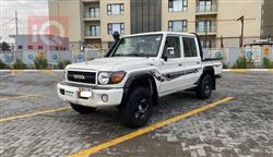 تويوتا لاند كروزر 70 بيك اب